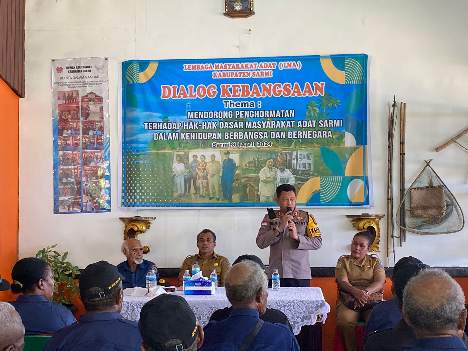 Penyerahan Surat Keputusan LMA Papua Mengenai Kepengurusan LMA Kabupaten Sarmi Periode 2023-2028