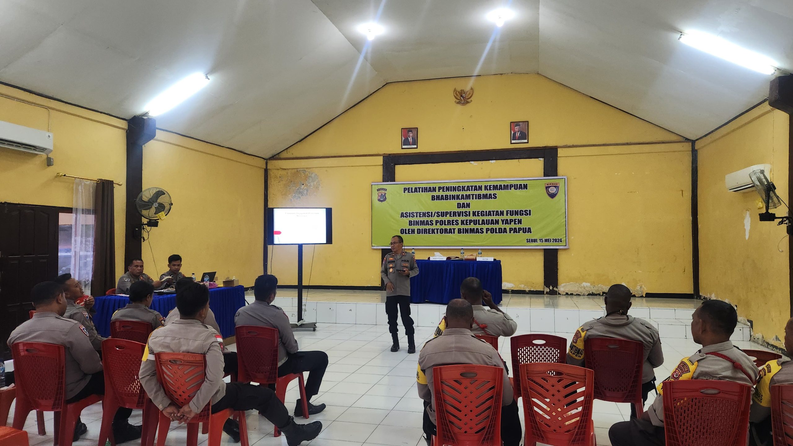 Direktorat Binmas Polda Papua Lakukan Pelatihan Peningkatan Kemampuan Bhabinkamtibmas pada Polres Kepulauan Yapen