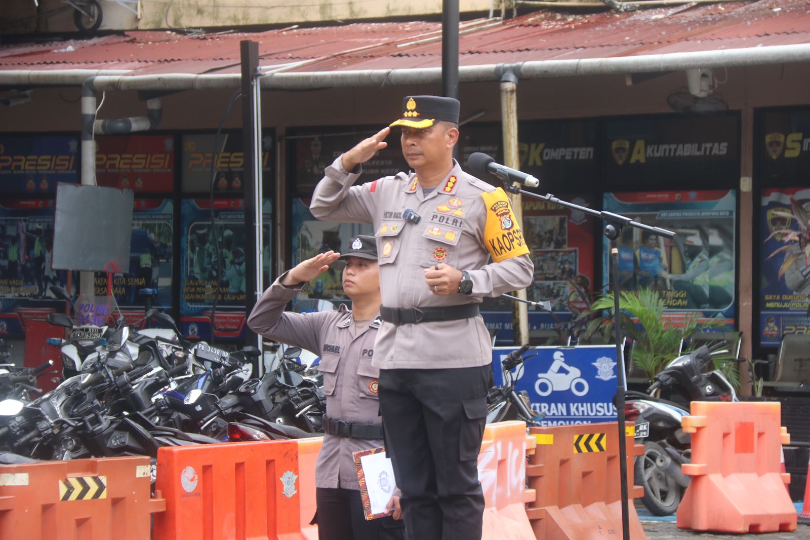 Pimpin Upacara Hari Kesadaran Nasional, Kapolresta “Mari Tanamkan Rasa Cinta Tanah Air”