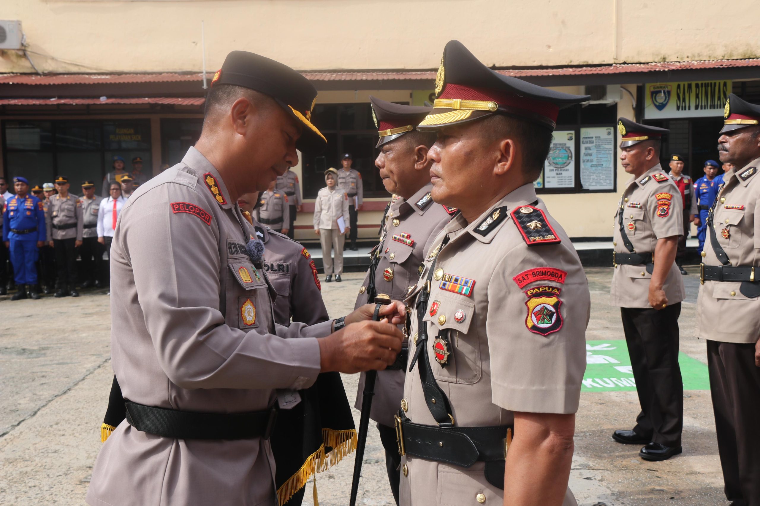 Kapolresta Jayapura Kota Sertijabkan 1 Kabag dan 3 Kapolsek Hari Ini