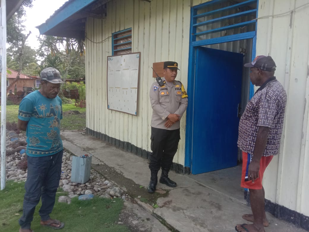 Sambangi Kampung Kama, Sat Binmas Polres Jayawijaya Sampaikan Pesan Kamtibmas
