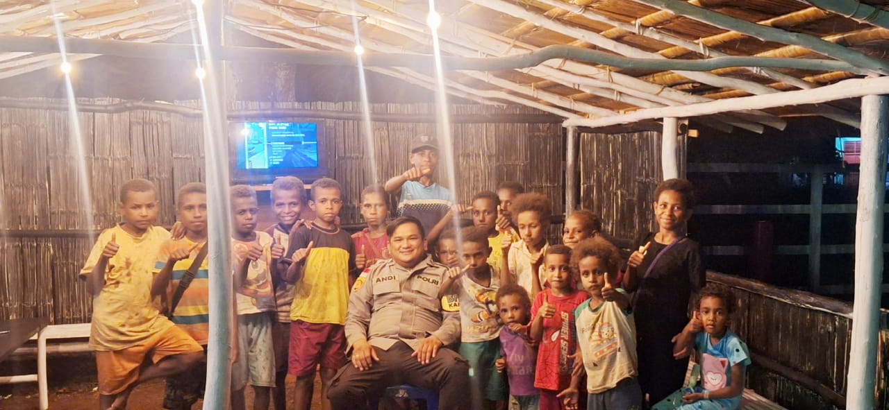 Bhabinkamtibmas Kampung Erambu Laksanakan Program Polisi Sahabat Anak
