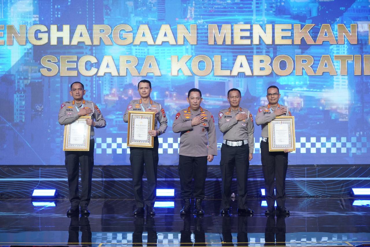Tekan Angka Kecelakaan Lalu Lintas Secara Kolaboratif, Kapolri Beri Penghargaan kepada Ditlantas Polda Papua