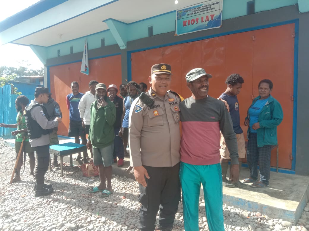 Sambangi Kampung Parema, Sat Binmas Polres Jayawijaya Sampaikan Pesan Kamtibmas