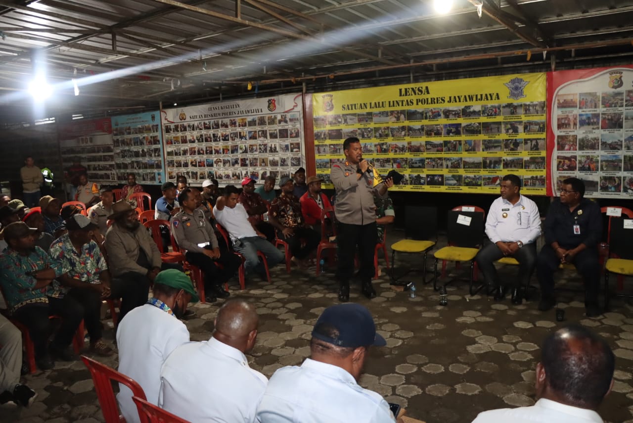 Polres Jayawijaya Fasilitasi Pertemuan Dua Kelompok Yang Bertikai di Distrik Wouma