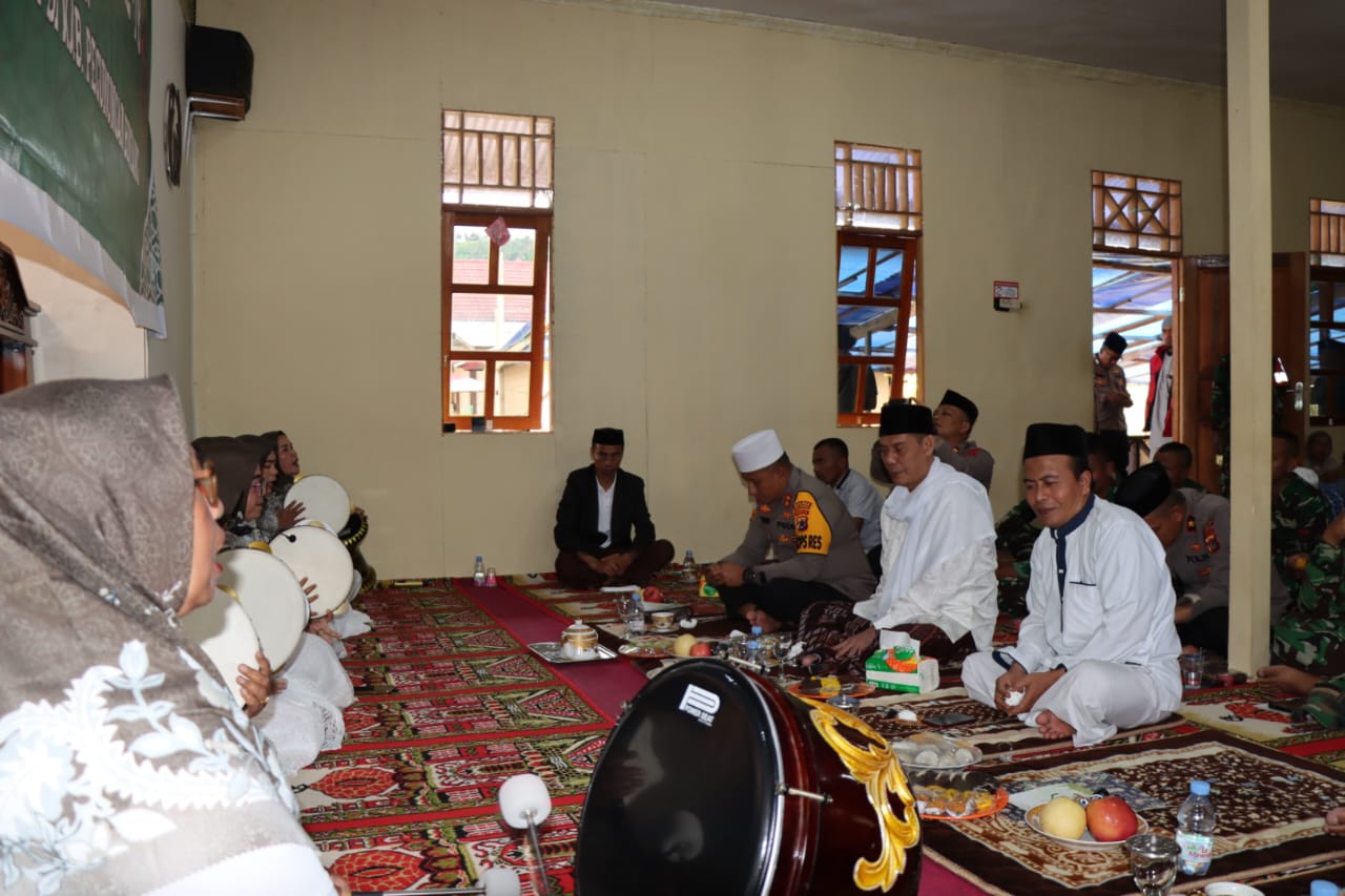 Pimpinan Pondok Pesantren dari Cibinong Bogor Jawa Barat hadir dalam Doa Istighosah Polres Pegunungan Bintang