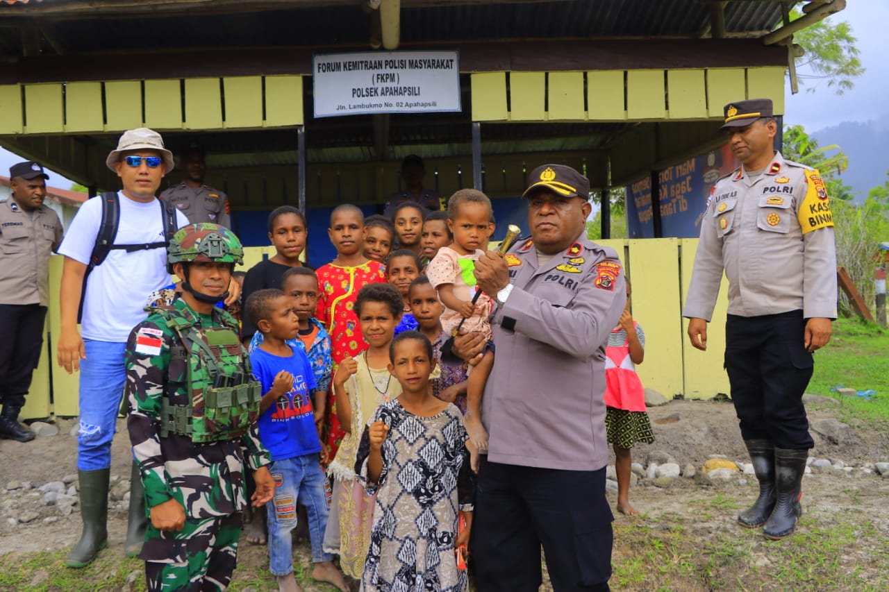 Kapolres Yalimo Lakukan Kunjungan Kerja Di Distrik-Distrik Terpencil