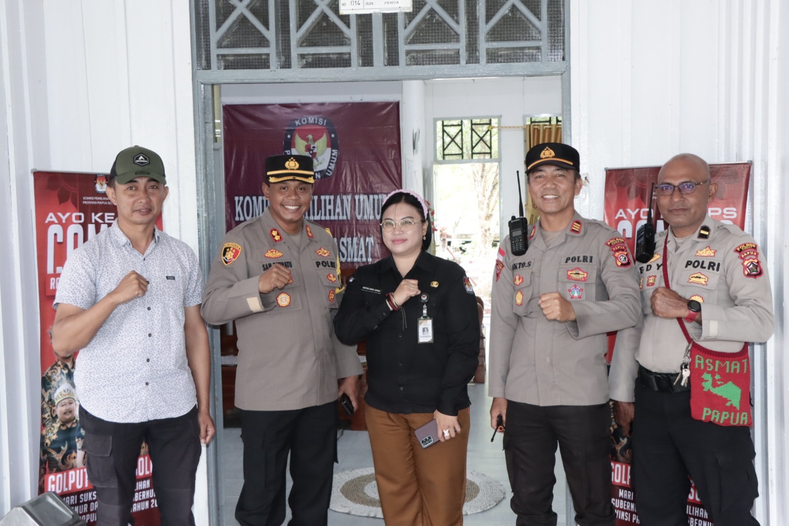 Eshakda bir tombul qizni sikdi