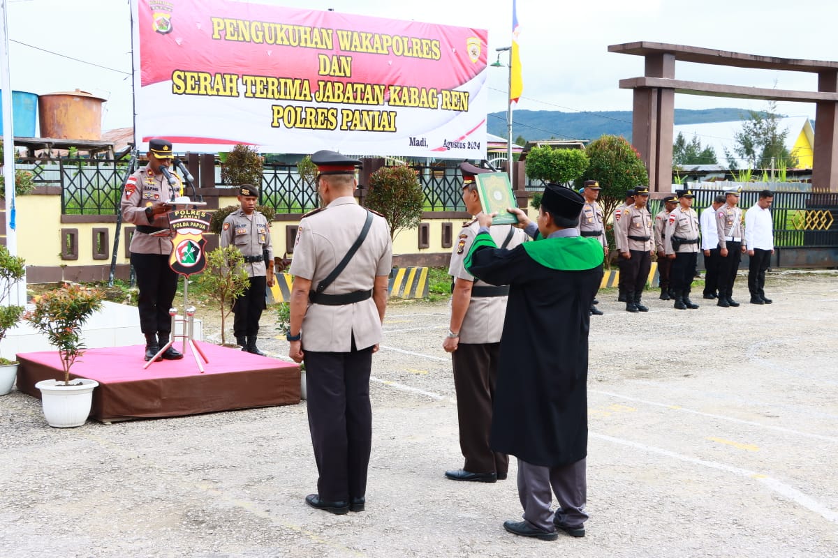 Kapolres Paniai Pimpin Pengukuhan Wakapolres dan Serah Terima Jabatan Kabag Ren