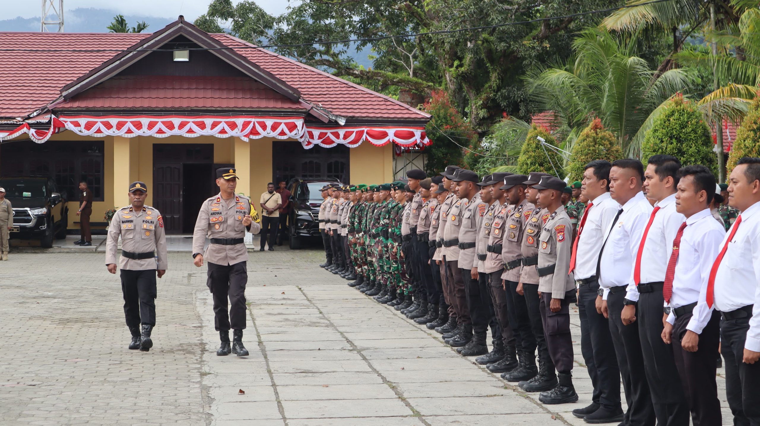 Bentuk Kesiapan Menghadapi Pilkada, Polres Yapen Laksanakan Apel Gelar Pasukan Ops Mantap Praja Cartenz Tahun 2024