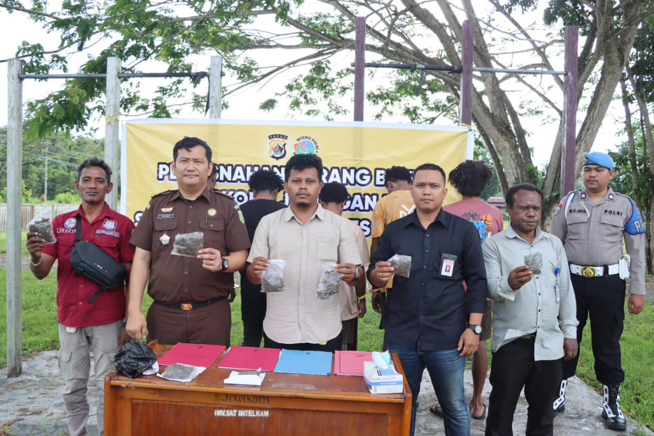 Sat Resnarkoba Polres Keerom Lakukan Pemusnahan Barang Bukti Narkotika