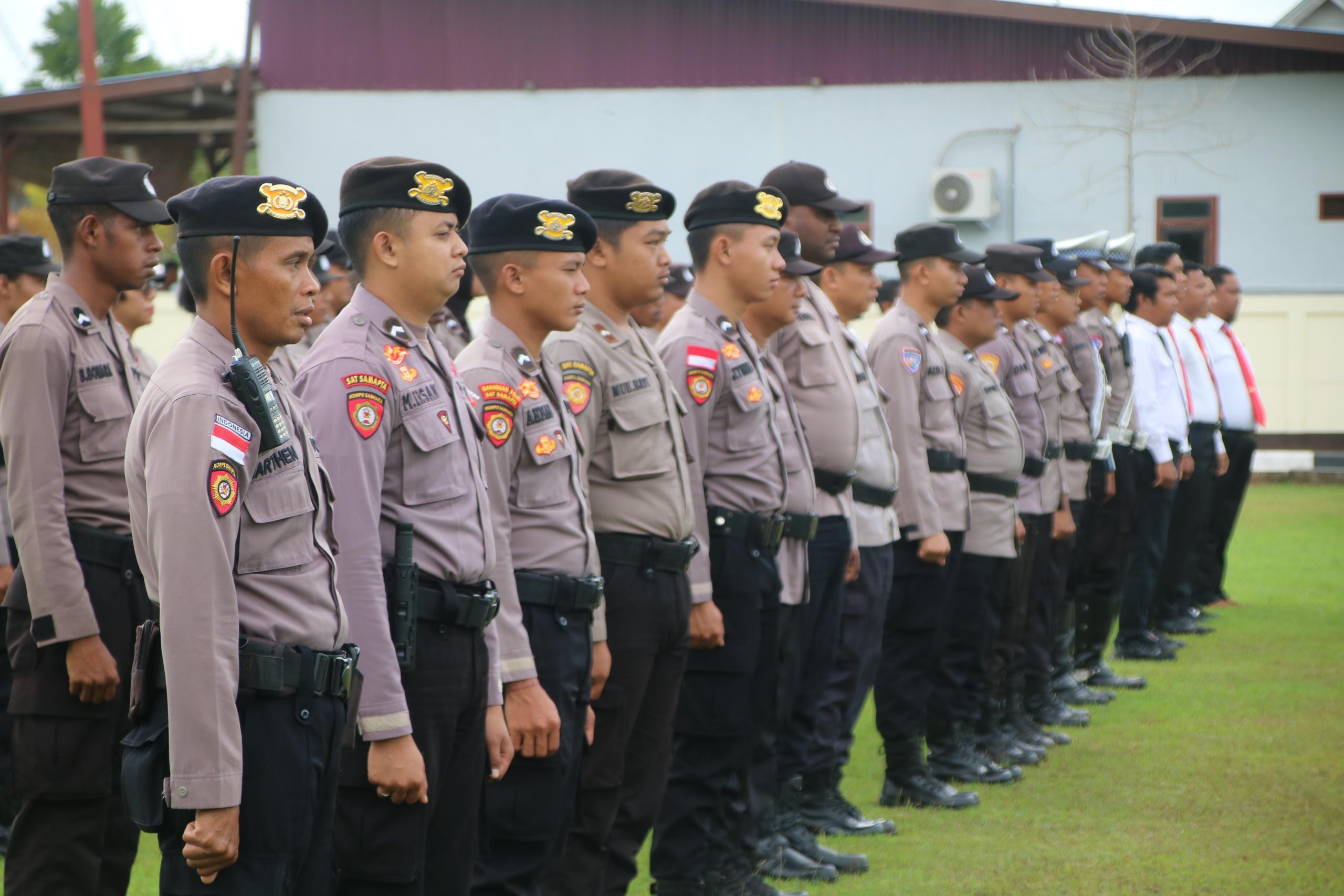 Tanamkan Jiwa Nasionalisme, Kabag Ops Polres Merauke Pimpin Upacara bulanan