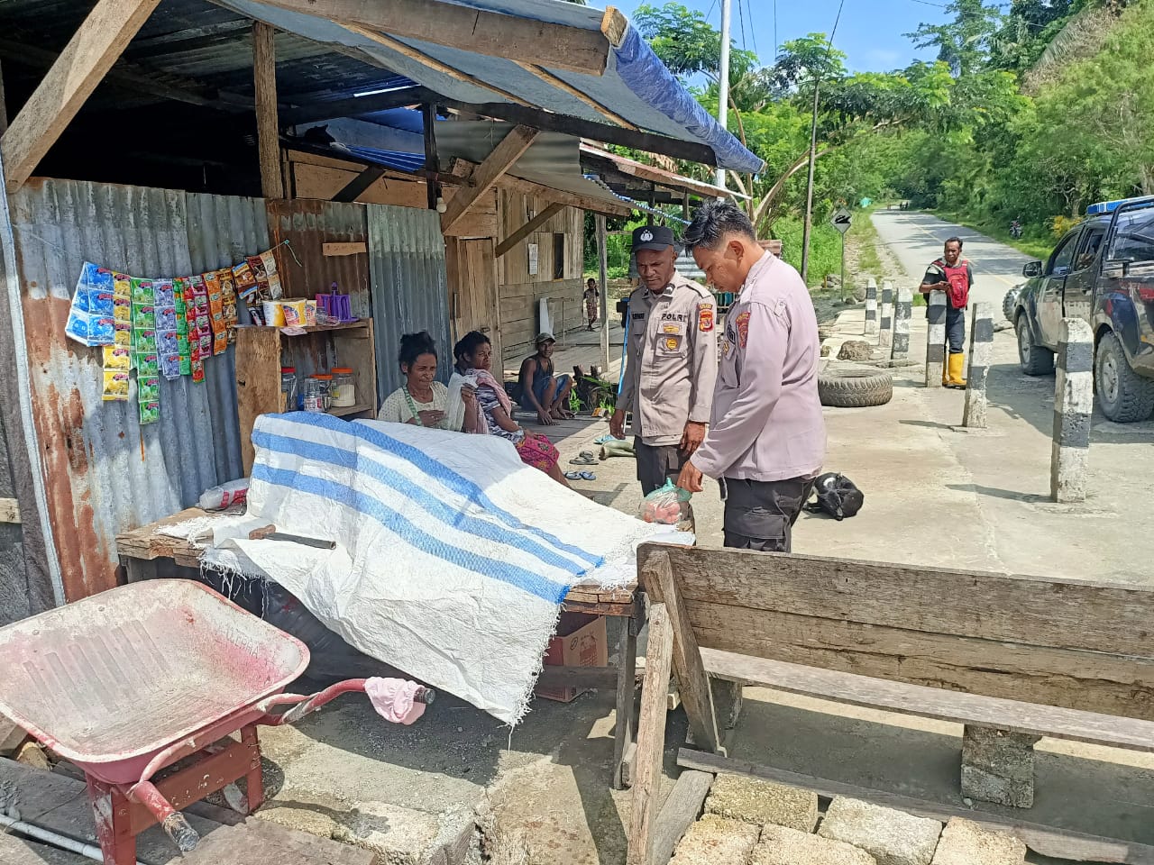 Menjelang Pilkada Kab. Keerom, Polsek Waris Rutin Laksanakan Patroli di Batas RI-PNG