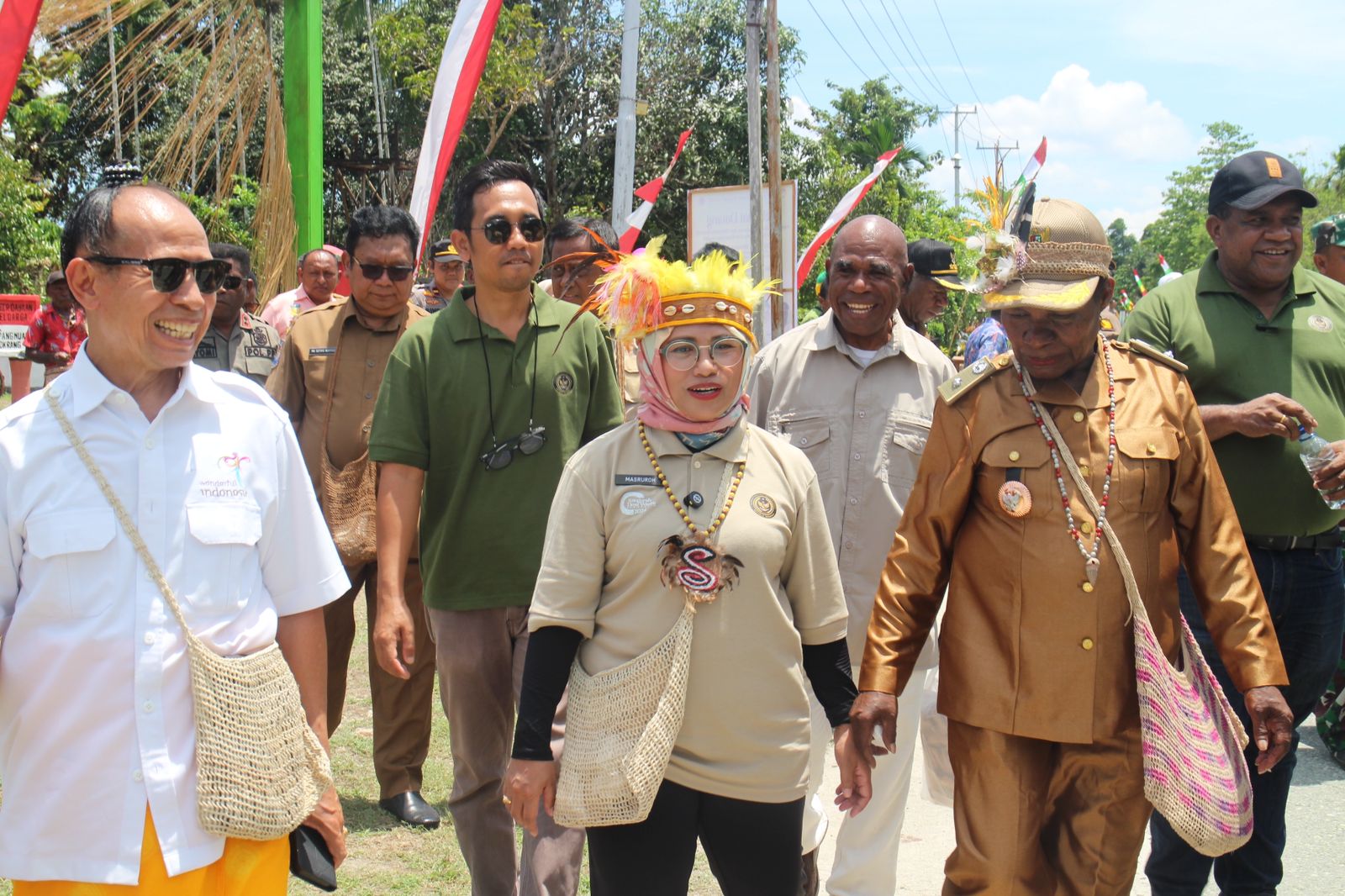 Pengamanan Ketat dalam Kunjungan Staf Ahli Menteri di Kampung Rhepang Muaib, Distrik Nimbokrang