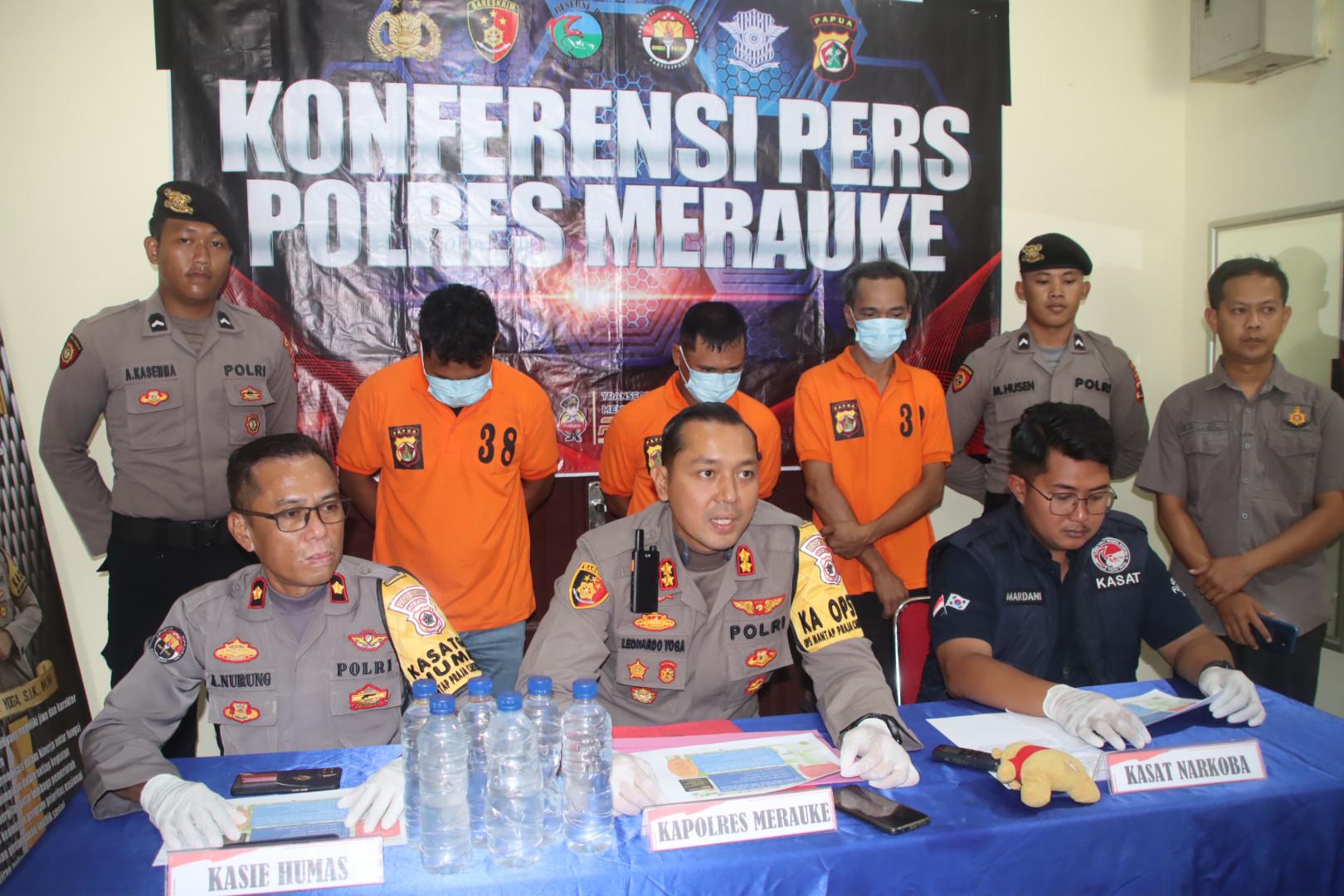 Polres Merauke release kasus minumam lokal di tiga tempat