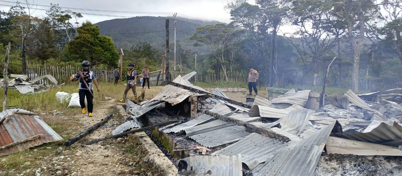 Polres Deiyai Lakukan Penyelidikan Terkait Kebakaran Rumah Dikampung Egepa, Kabupaten Deiyai