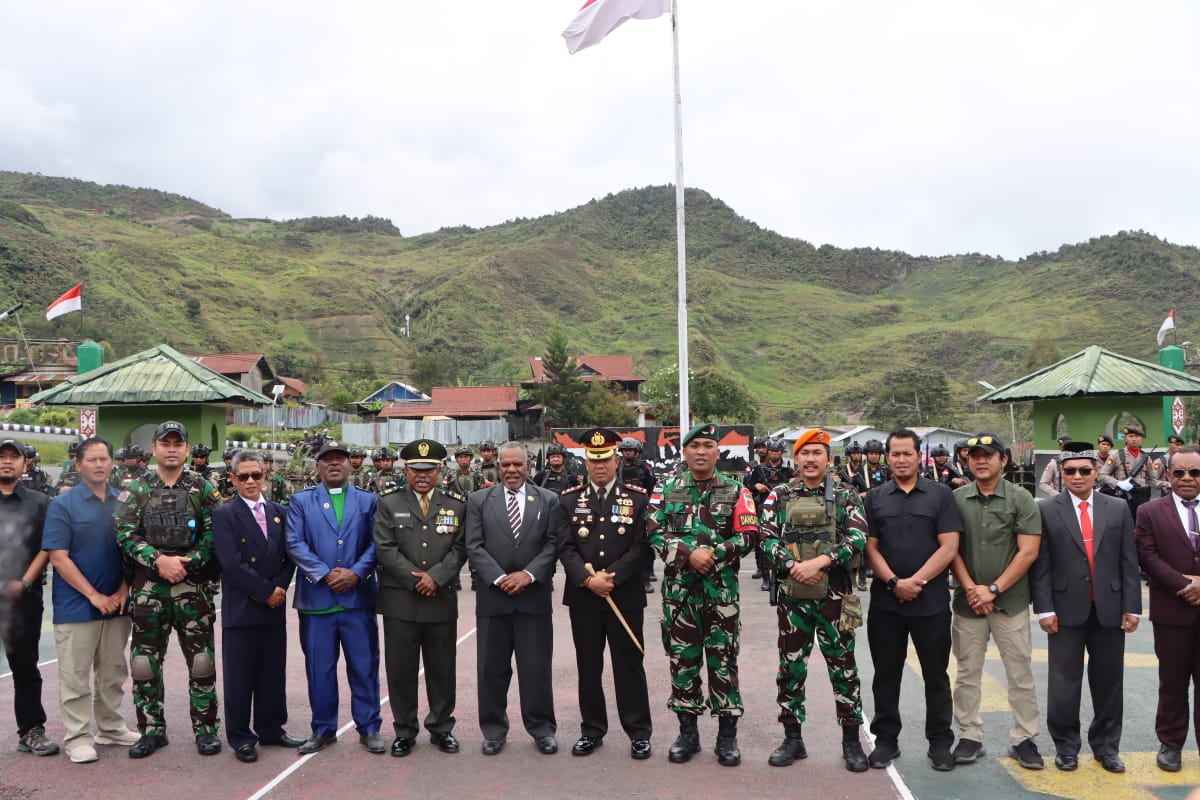 Kapolres Puncak Jaya Hadiri Upacara Dalam Rangka HUT TNI Ke-79