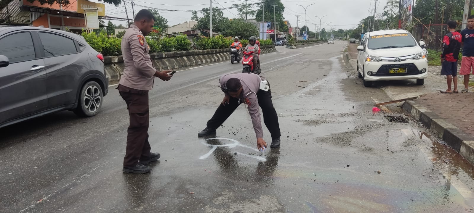 Satuan Lalu Lintas Respon Cepat dan Olah TKP Laka Lantas di SP III Timika, Seorang Pria Meninggal Dunia