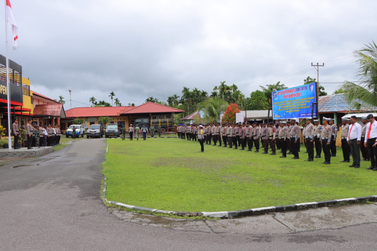 Kapolres Waropen Pimpin Apel Gelar Pasukan Operasi Zebra Cartenz 2024