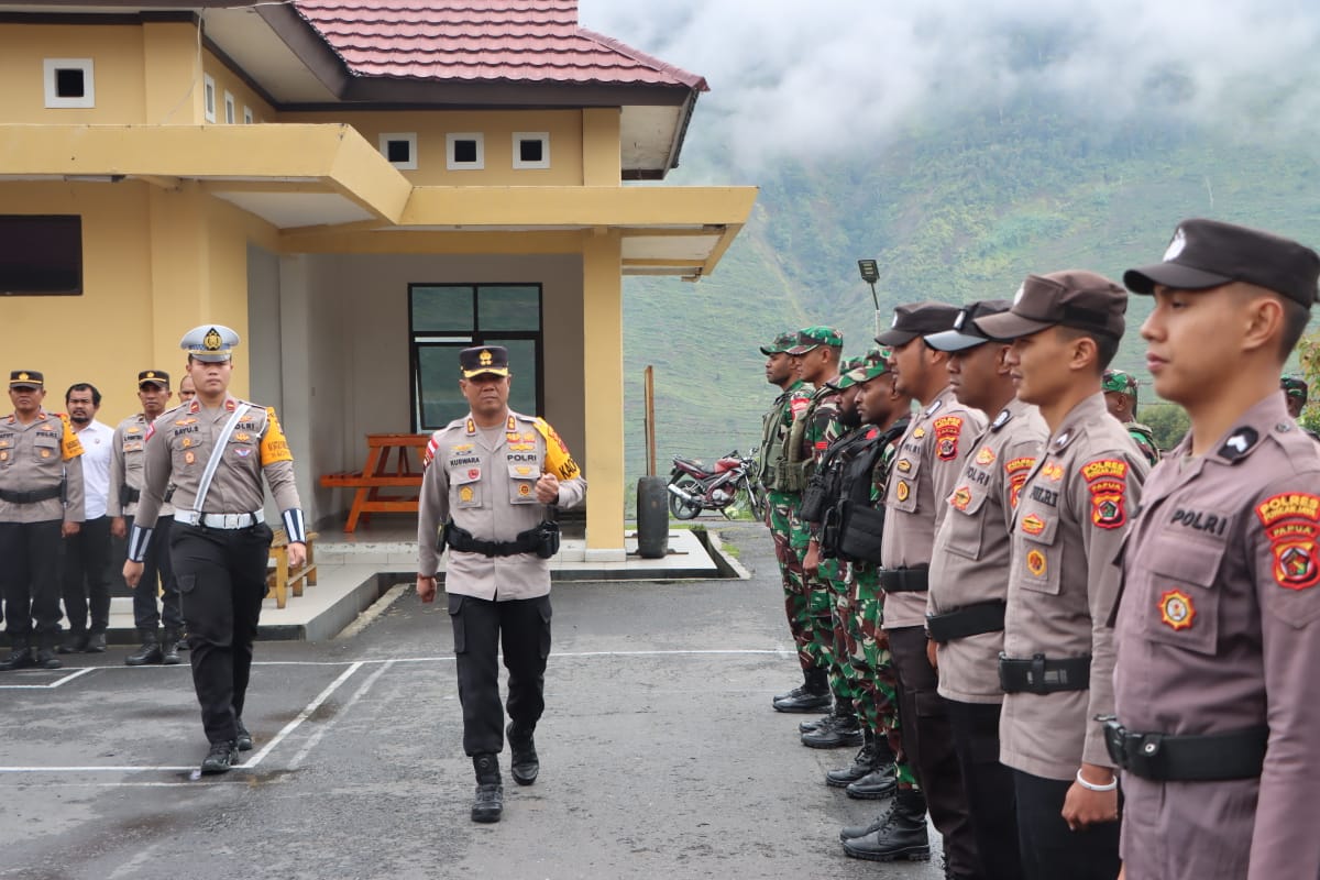 Kapolres Puncak Jaya Pimpin Apel Gelar Pasukan Dalam Rangka Operasi Zebra Cartenz – 2024