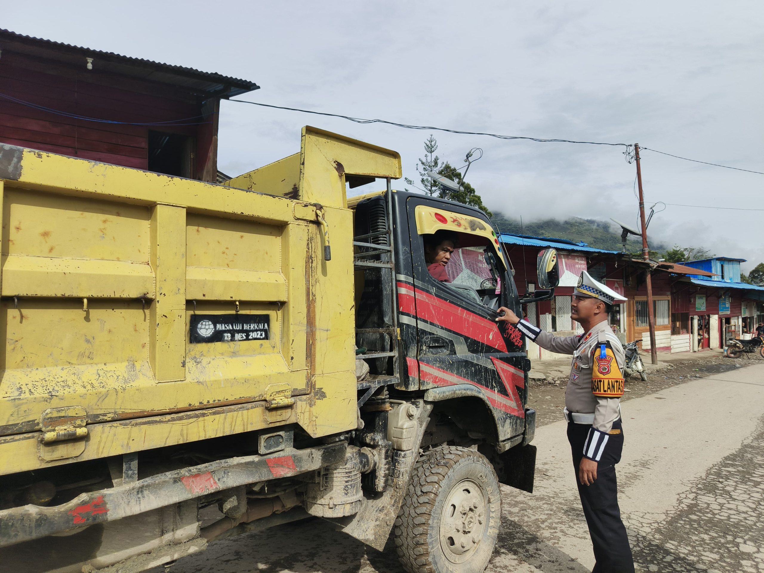 Hari Ke – 6 Operasi Zebra Cartenz – 2024, Sebanyak 27 Pelanggar Di Berikan Teguran Oleh Polantas