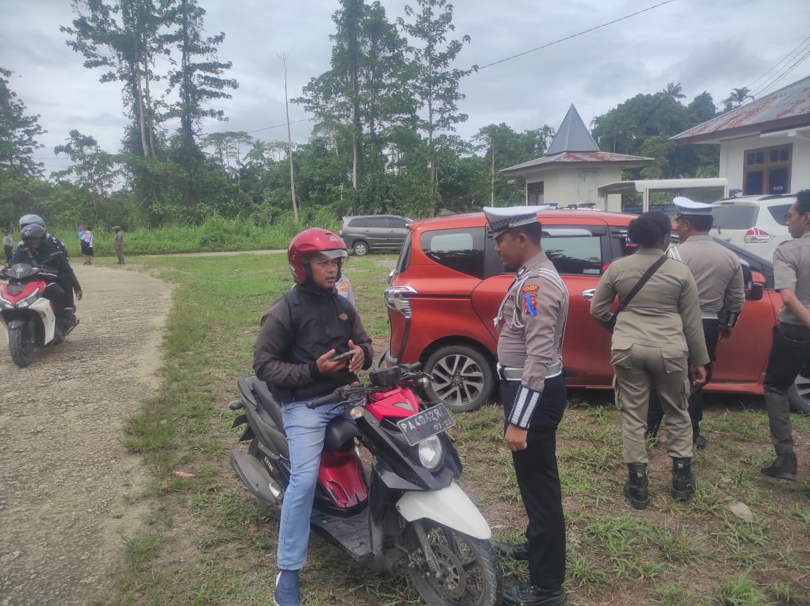 OPS Zebra Cartenz 2024, Sat Lantas Polres Keerom Gelar Razia Gabungan Bersama Dinas Terkait