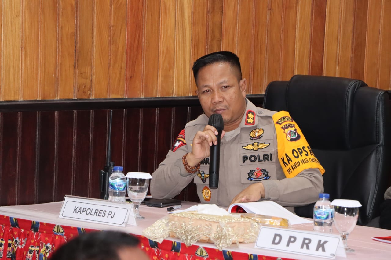 Kapolres Puncak Jaya Hadiri Rapat Koordinasi Terkait Persiapan Pengamanan Pilkada Serentak Tahun 2024