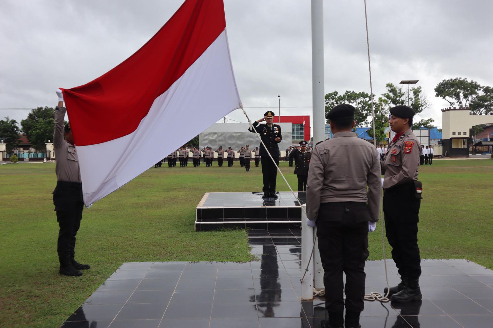 Kapolres Merauke Pimpin Upacara Hari Pahlawan Nasional 2024