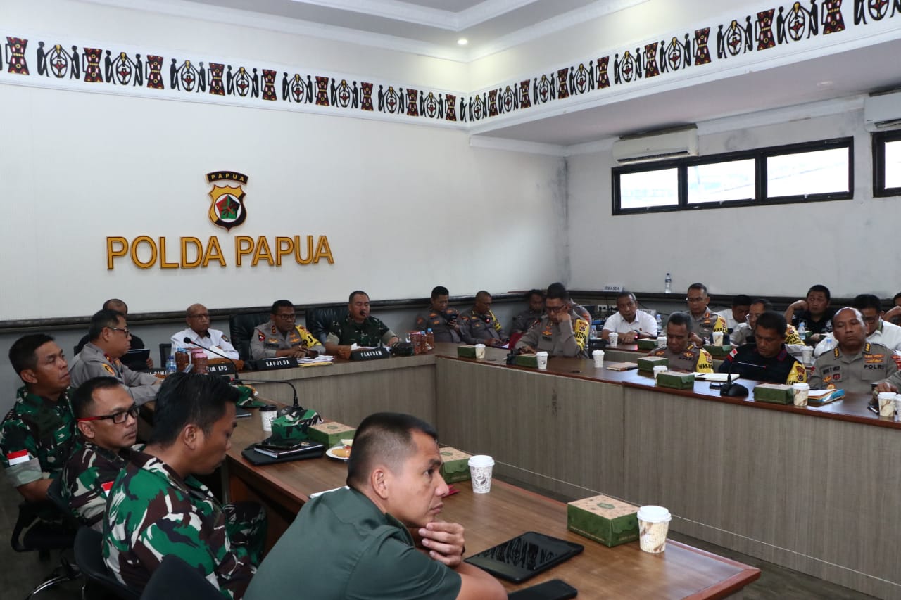 Kapolda Papua dan Pangdam XVII Cenderawasih Ikuti Vicon Persiapan Pilkada Serentak 2024 Bersama Kapolri dan Panglima TNI