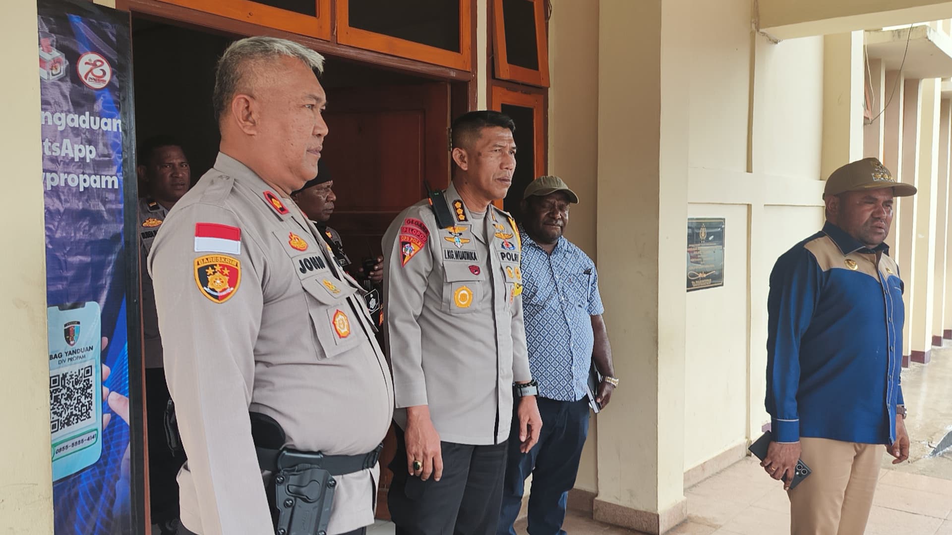 Kunjungan Karo Ops Polda Papua Dalam Rangka Monitoring Pengamanan Pemungutan Suara Pilkada Serentak 2024 Di Polres Tolikara