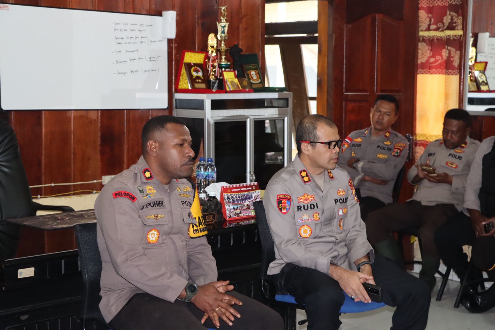 Kabid Propam Polda Papua Menindaklanjuti Laporan Terhadap Anggota Polres Paniai Terkait Ketidak Netralan Dalam Pilkada 2024