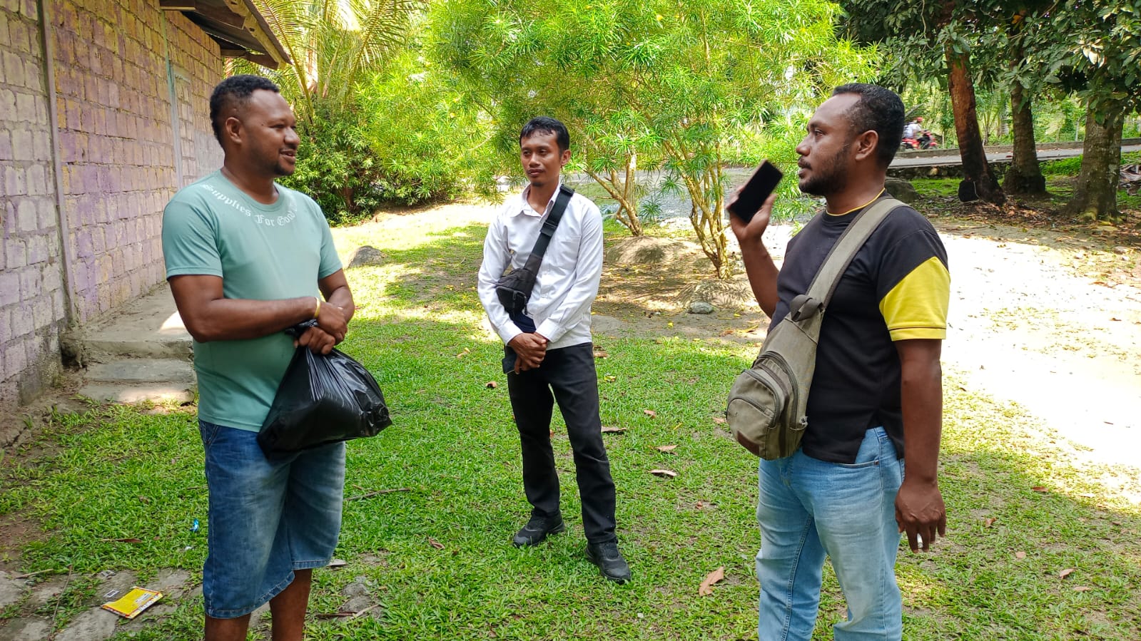 Kegiatan Sambang di Kampung Doyo Baru, Jayapura, untuk Jaga Stabilitas Pasca Pilkada Serentak 2024
