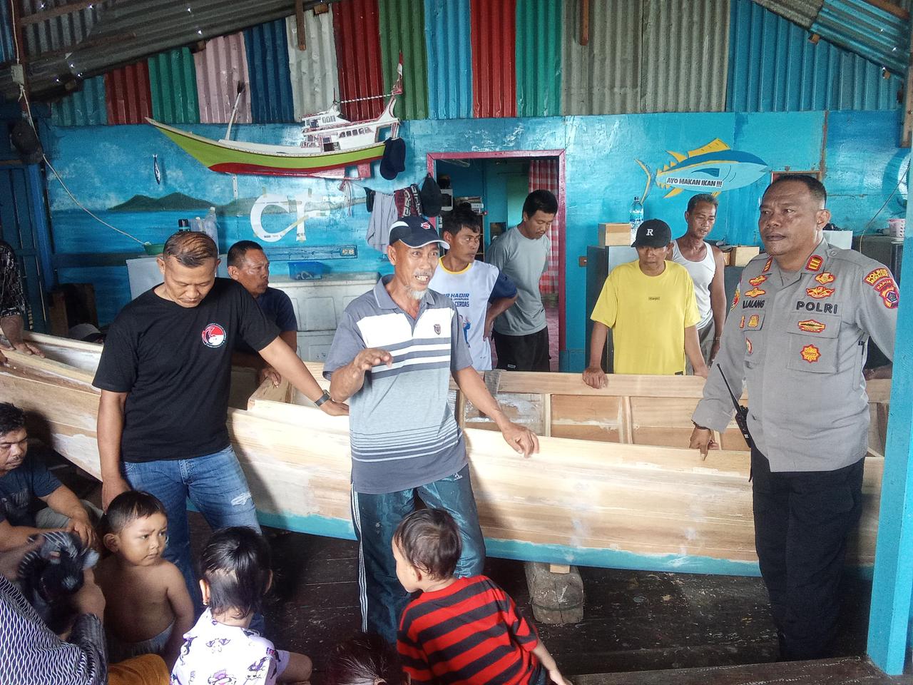 Para-Para Numbay Polresta Hadir Berikan Himbauan Kepada Masyarakat Pesisir Hamadi