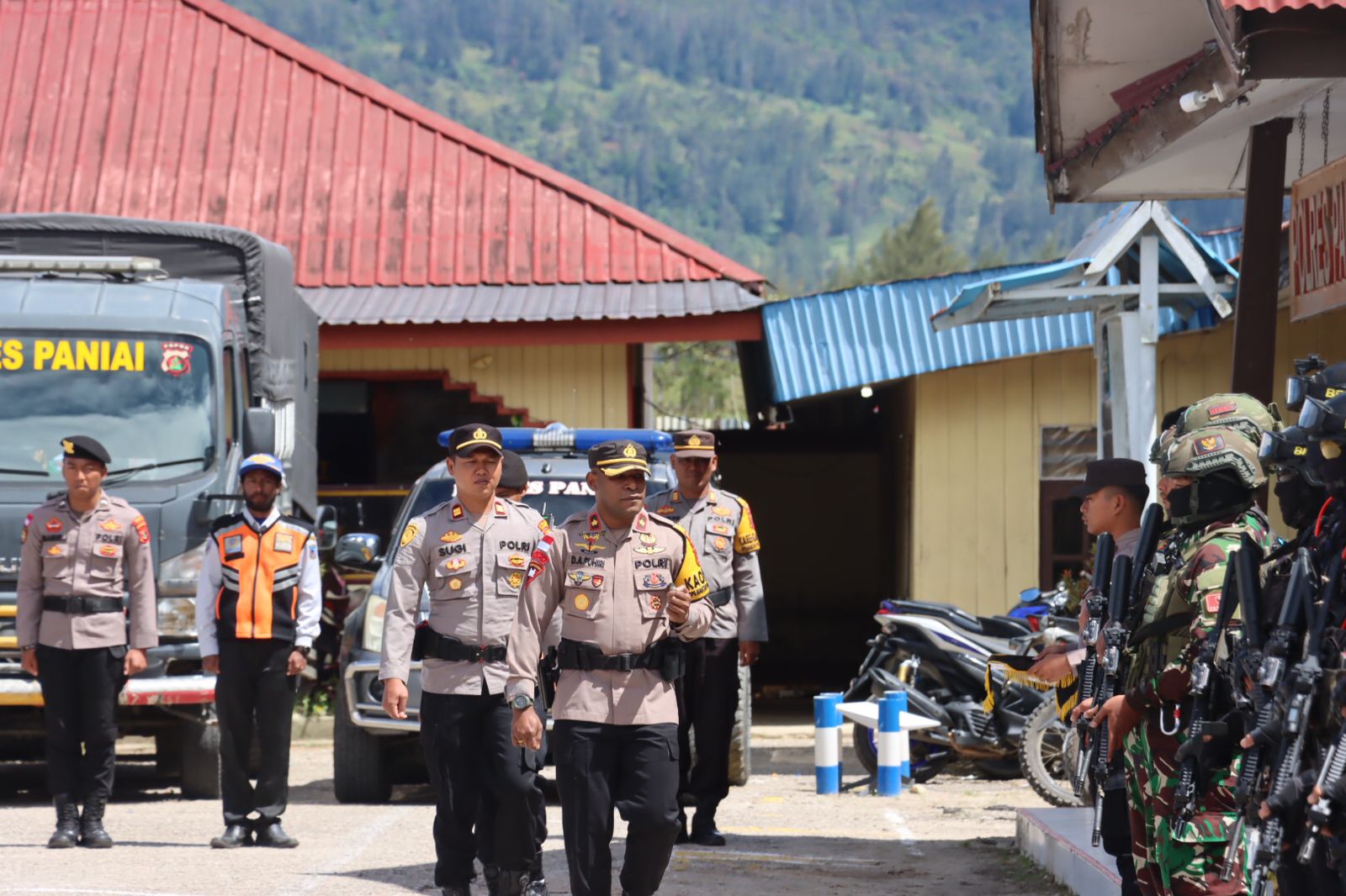 Polres Paniai Laksanakan Apel Gelar Pasukan Operasi Lilin Cartenz 2024