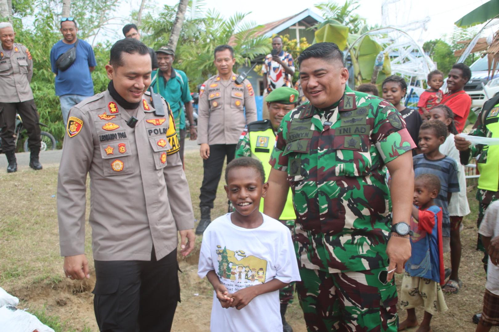 Dandim 1707 Merauke dan Kapolres Merauke Patroli Peduli Kasih Jelang Perayaan Natal dan Tahun Baru