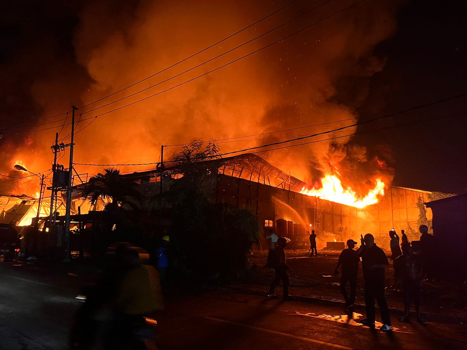 Satu Unit Gedung Obat Habis Dilahap Sijago Merah, Polisi Selidiki Penyebabnya