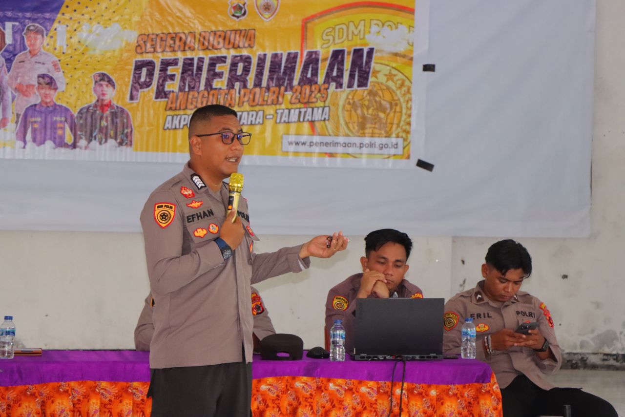 Polres Waropen Sosialisasi Penerimaan Terpadu Anggota Polri Tahun 2025 Di SMA Negeri Waren