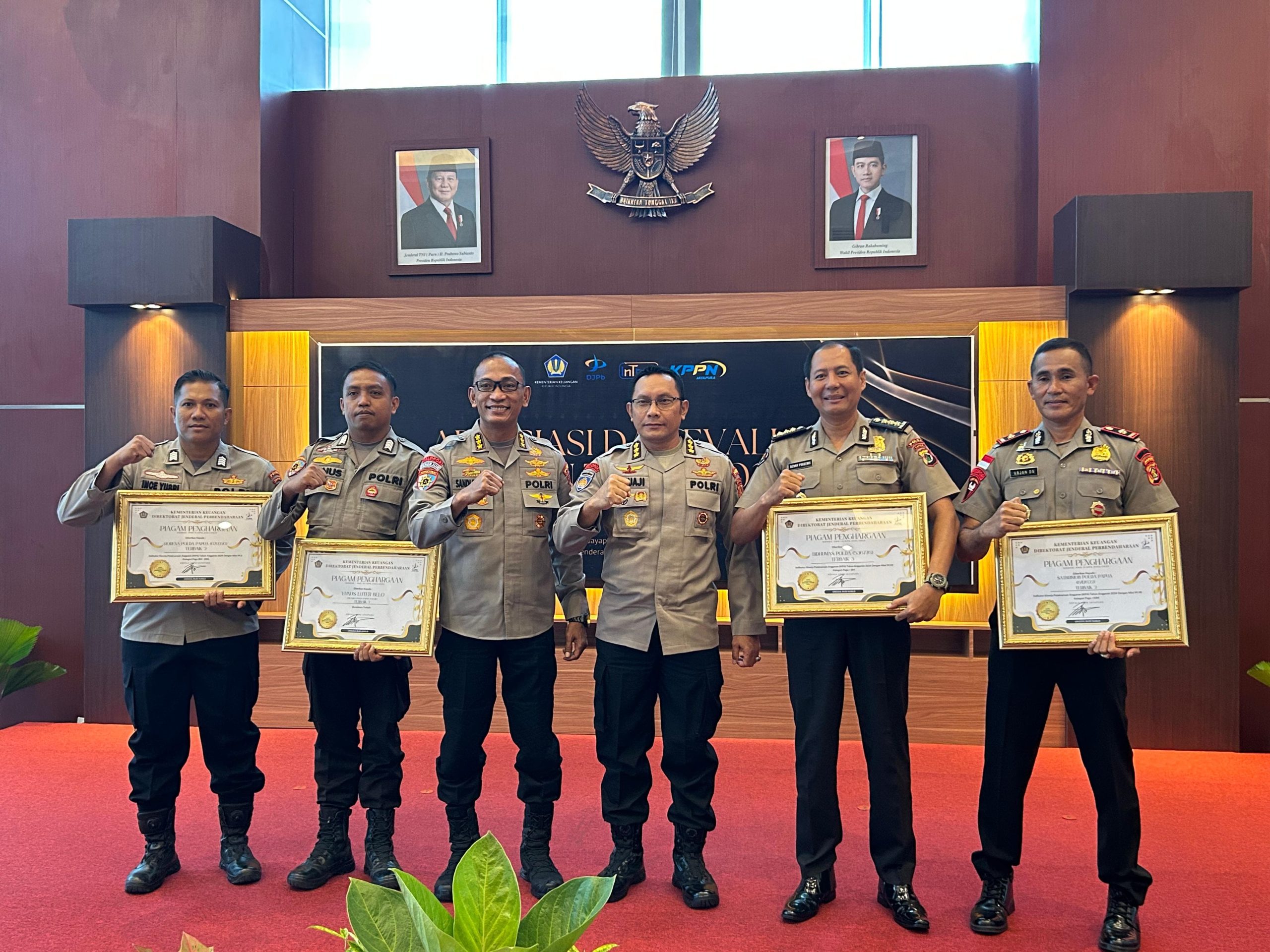 Polda Papua Terima Penghargaan KPPN Awards