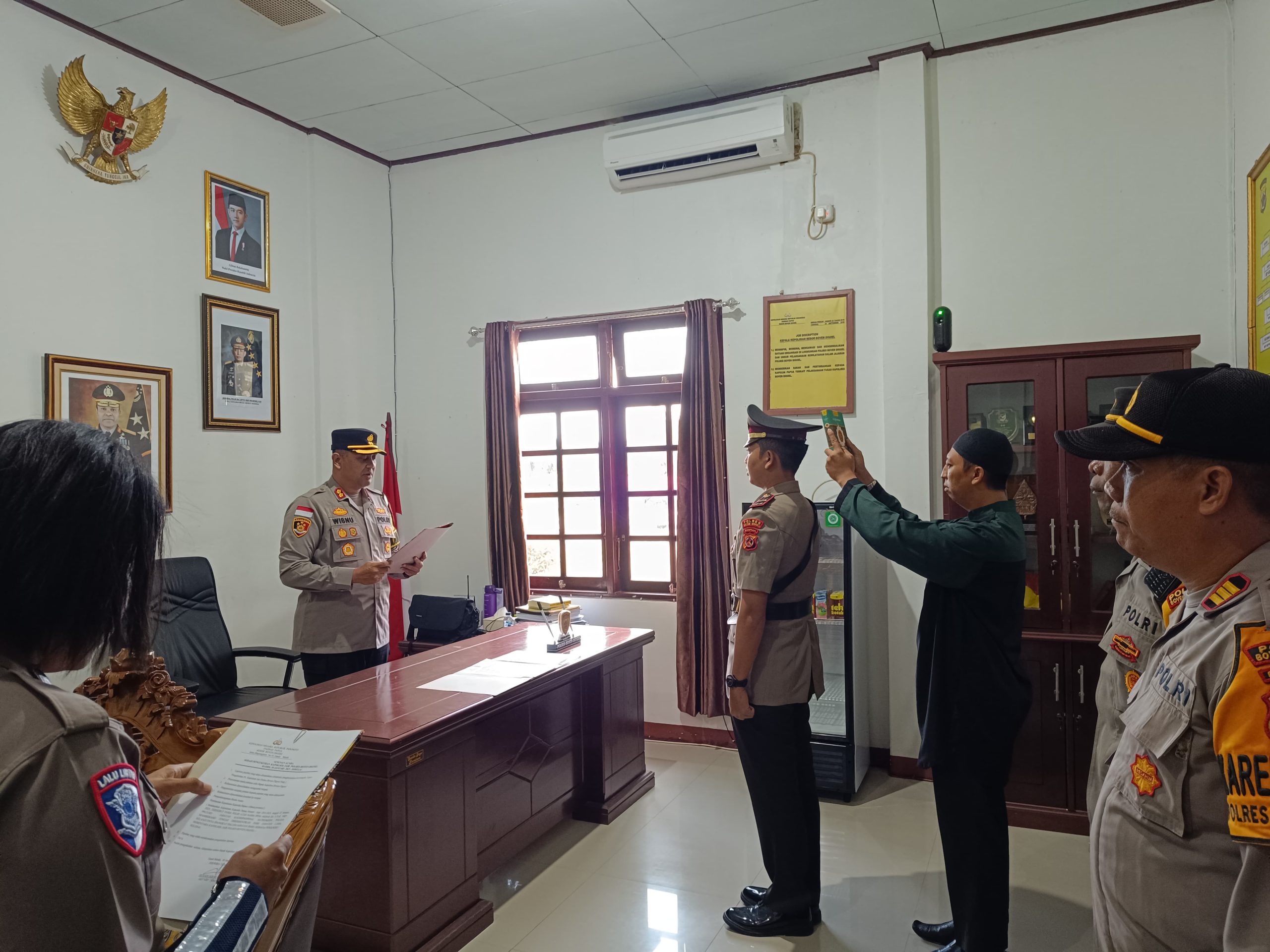 Kapolres Boven Digoel Pimpin pelaksanaan Pengukuhan Kapolsek Jair