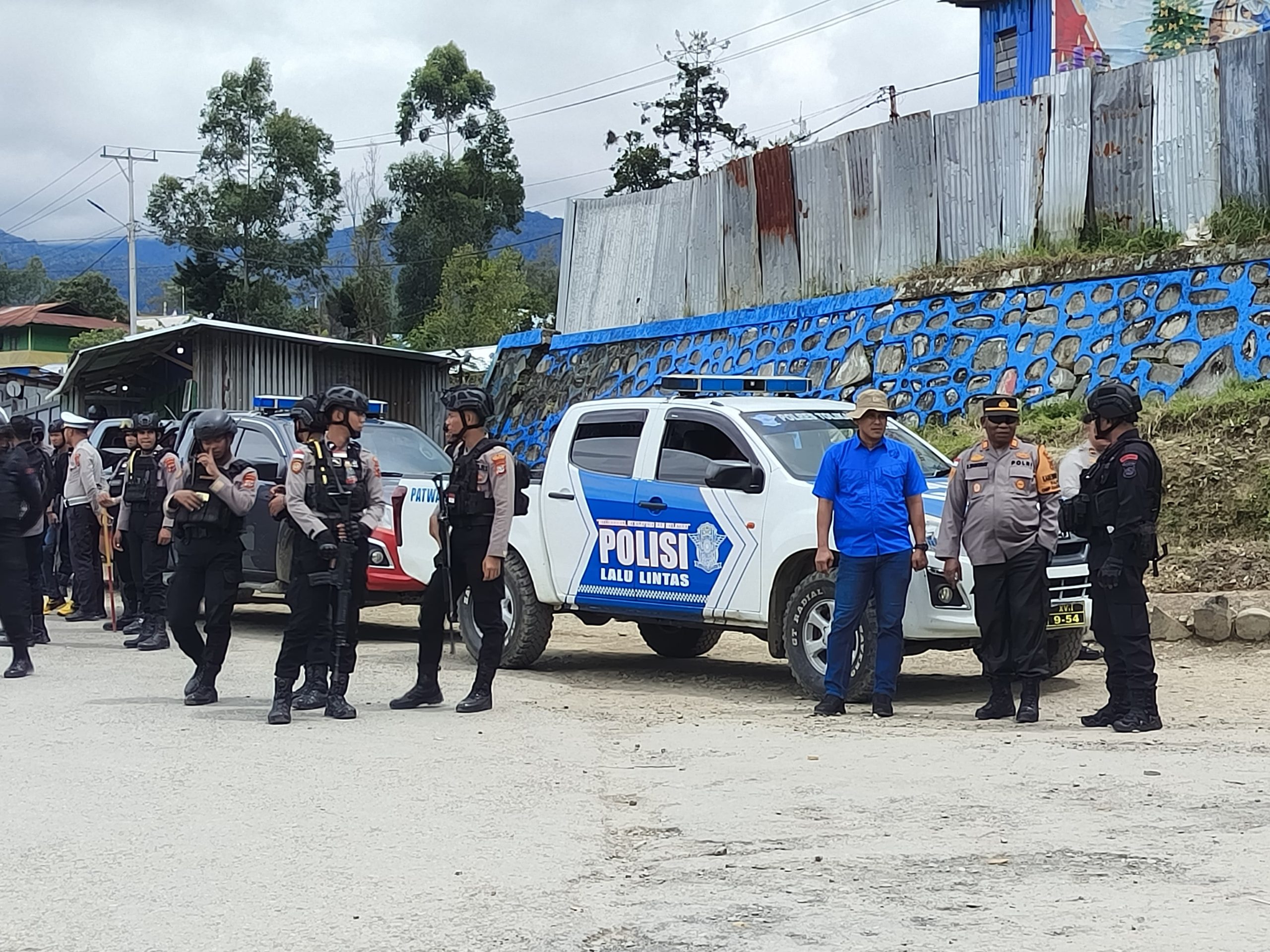 Jaga Situasi Kambtibmas Terkait Sidang PHPU Pilkada di MK, Gabungan TNI-Polri Rutin Laksanakan Patroli Cipta Kondisi