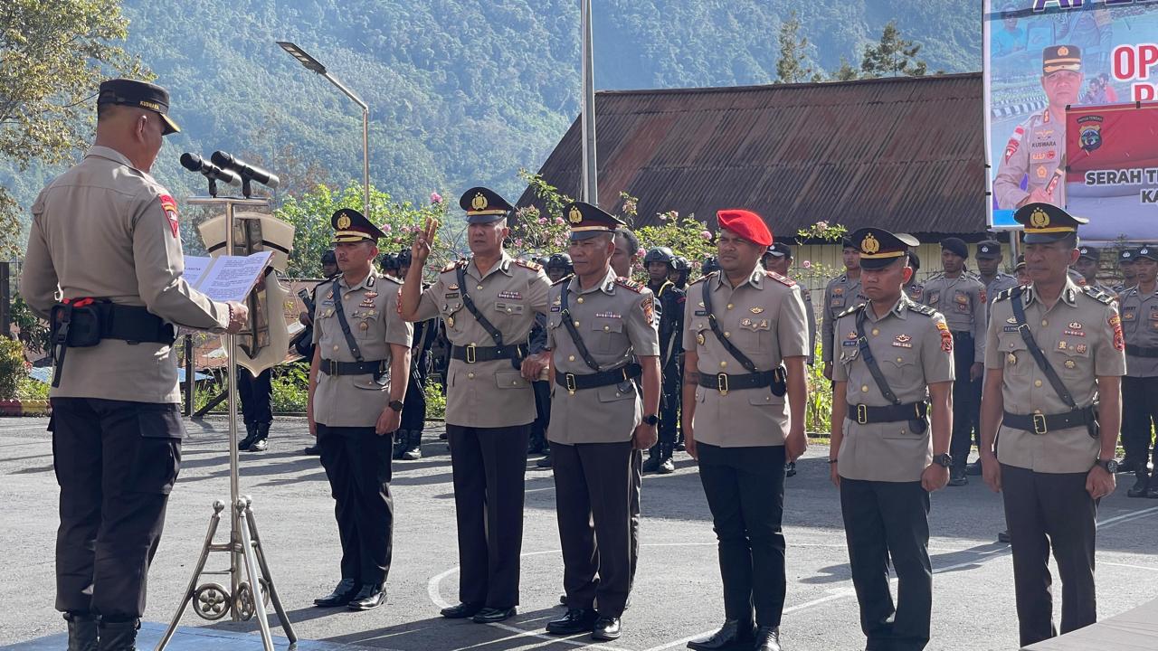 Kapolres Puncak Jaya Pimpin Upacara Sertijab dan Pengukuhan Jabatan Kabag Ops, Kabag Ren, Kapolsek Ilu dan Ps. Kasat Reskrim