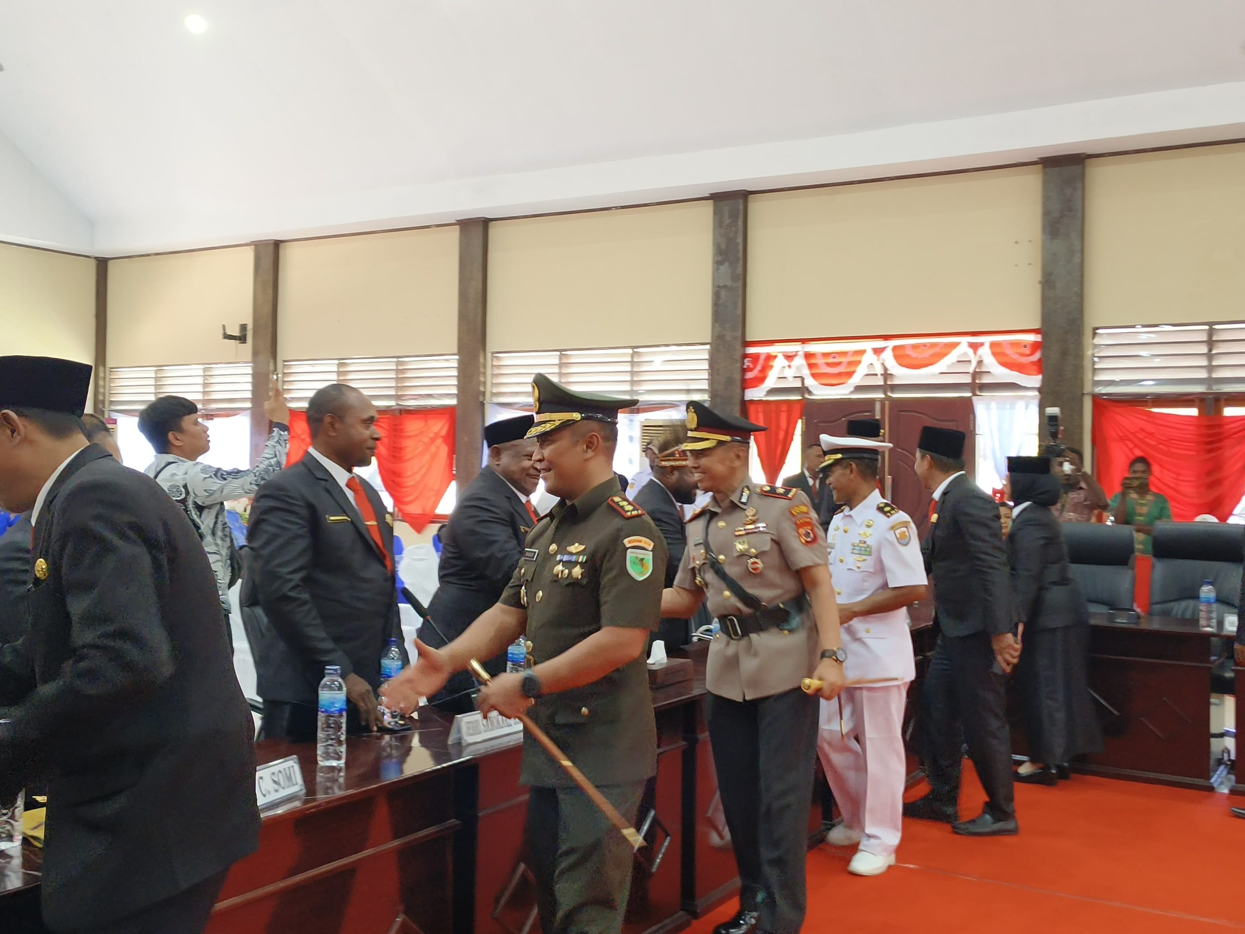 Kapolres Sarmi Hadiri Pelantikan Anggota dan Pimpinan DPR Kab. Sarmi