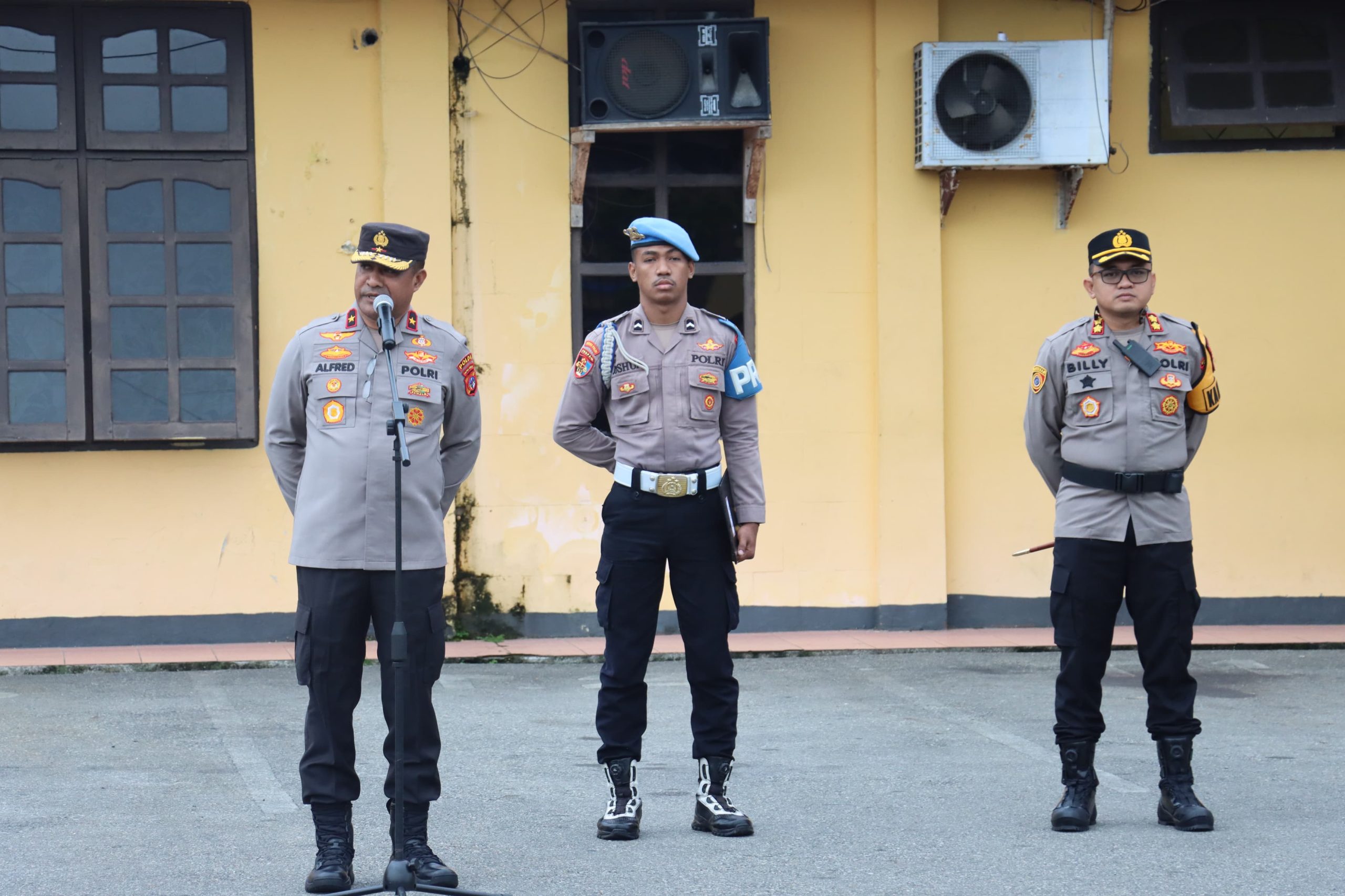 Kapolda Papua Tengah Pimpin Apel Gabungan di Polres Mimika