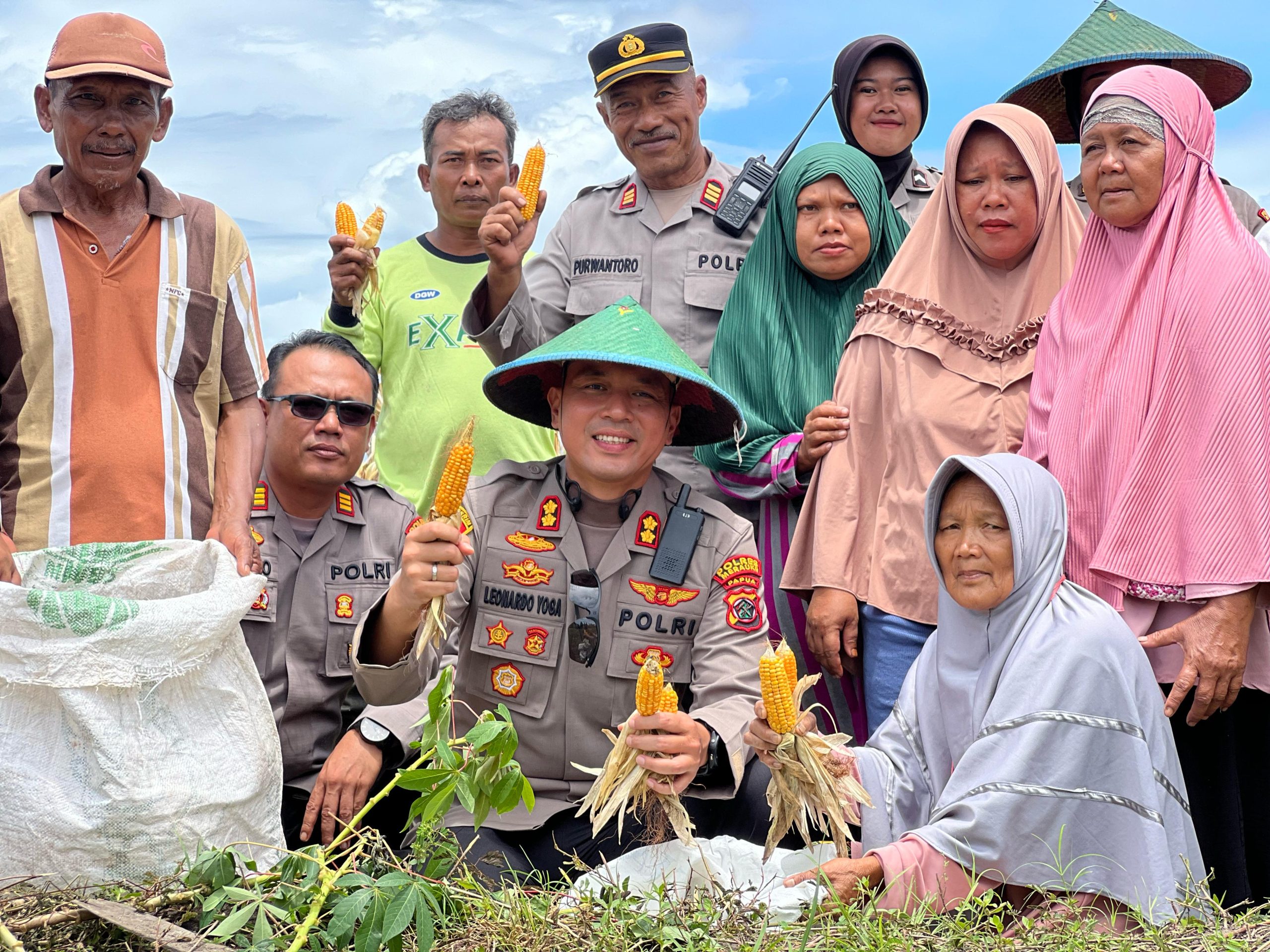 Kapolres Merauke Dukung Panen Raya Jagung Serentak di Semangga 1