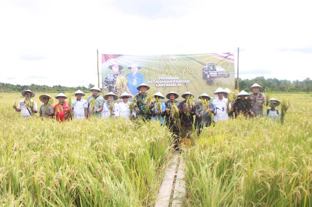 Kapolres Merauke Hadiri Panen Raya Padi, Program ketahanan pangan Lantamal XI Merauke