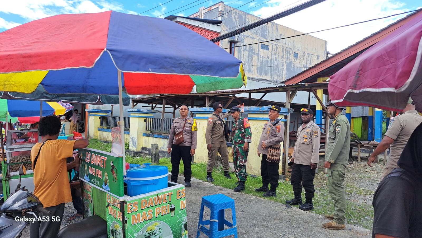 Aparat Gabungan Laksanakan  Himbauan Penertiban Pedagang.