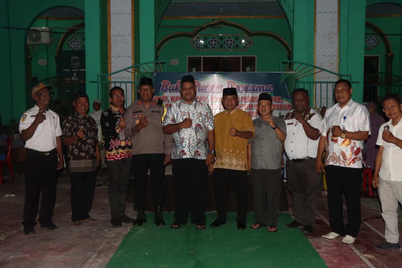 Kapolres Supiori Hadiri Buka Puasa Bersama Di Masjid An Nur Supiori Polres Supiori