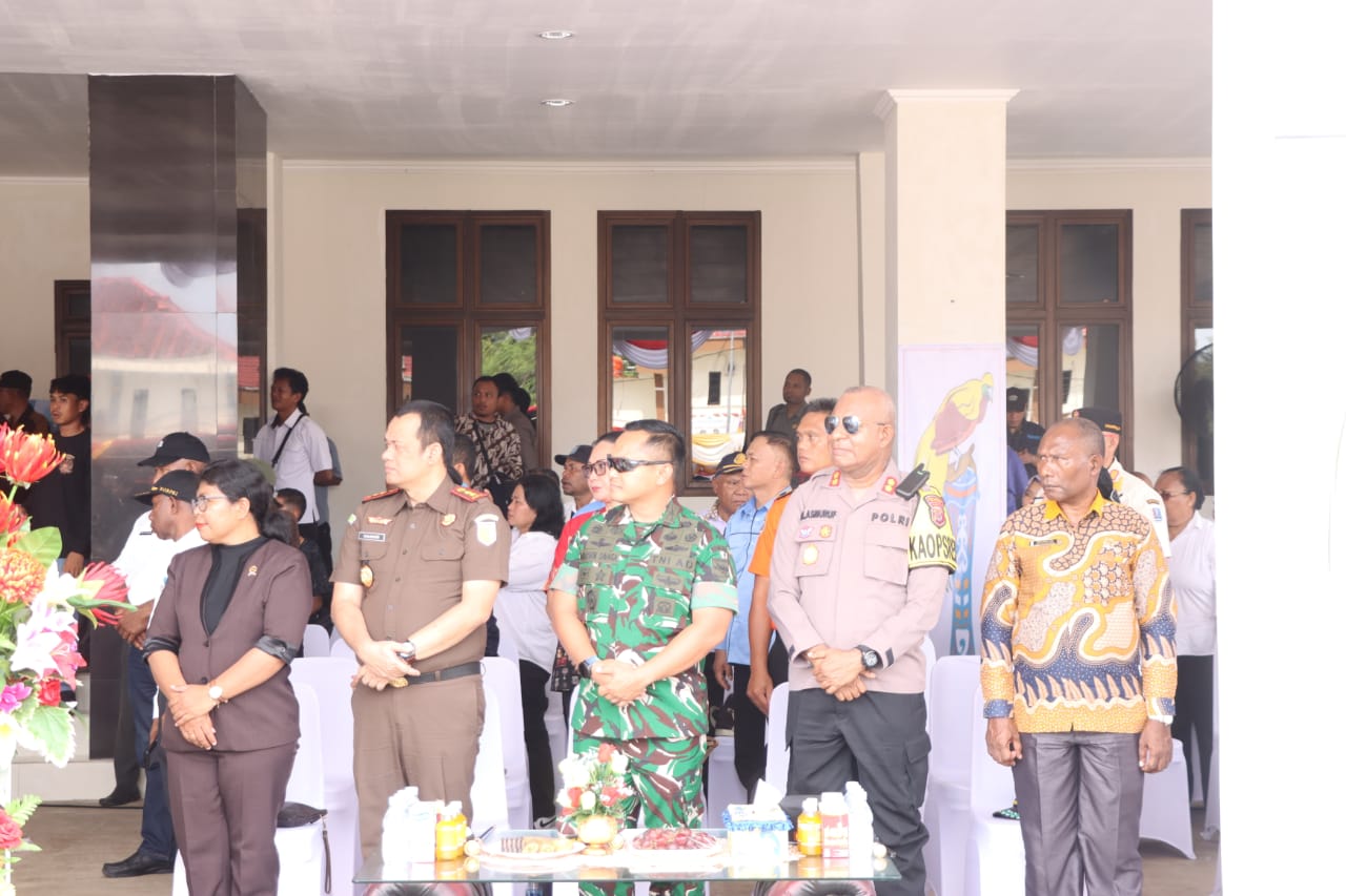 Kapolres Supiori Hadiri Kegiatan Penyambutan Bupati Supiori Dan Wakil Bupati Supiori