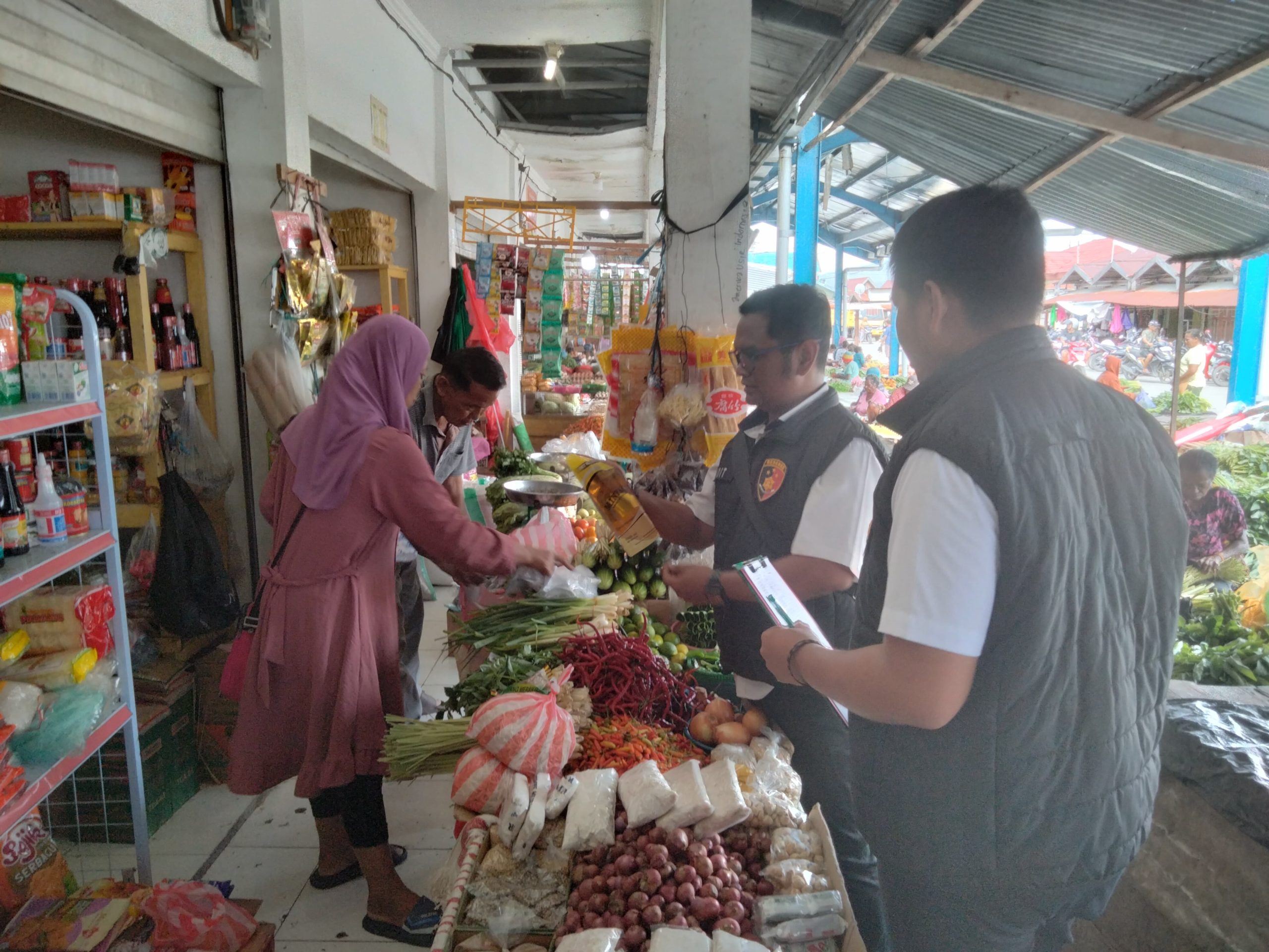 Sat Reskrim Polres Nabire Sidak Peredaran Minyakita di Atas HET
