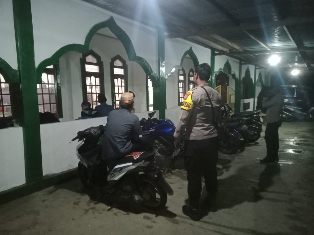 Pengamanan Ibadah Sholat Tarawih Polsek Kaureh